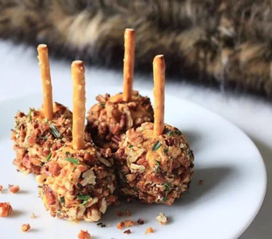 Mini Pretzel Cheeseball Bites