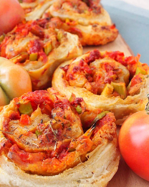 Roulés de tomates séchées au soleil et basilic