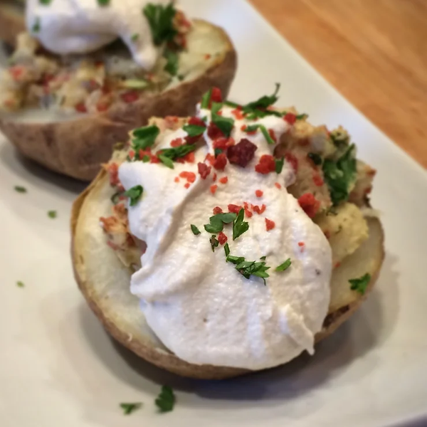 Pommes de terre farcies à l'ail, cuites deux fois